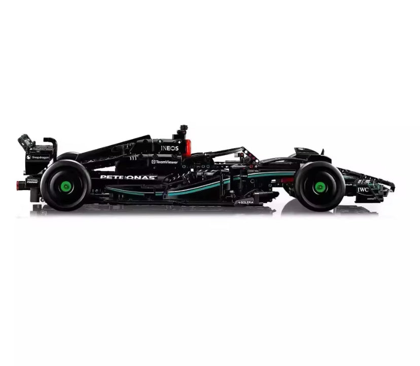 A. Mercedes-AMG F1 E Performance
( 1642 pcs )