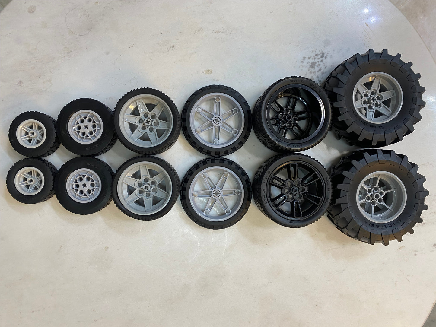 B Wheels عجل ليجو
