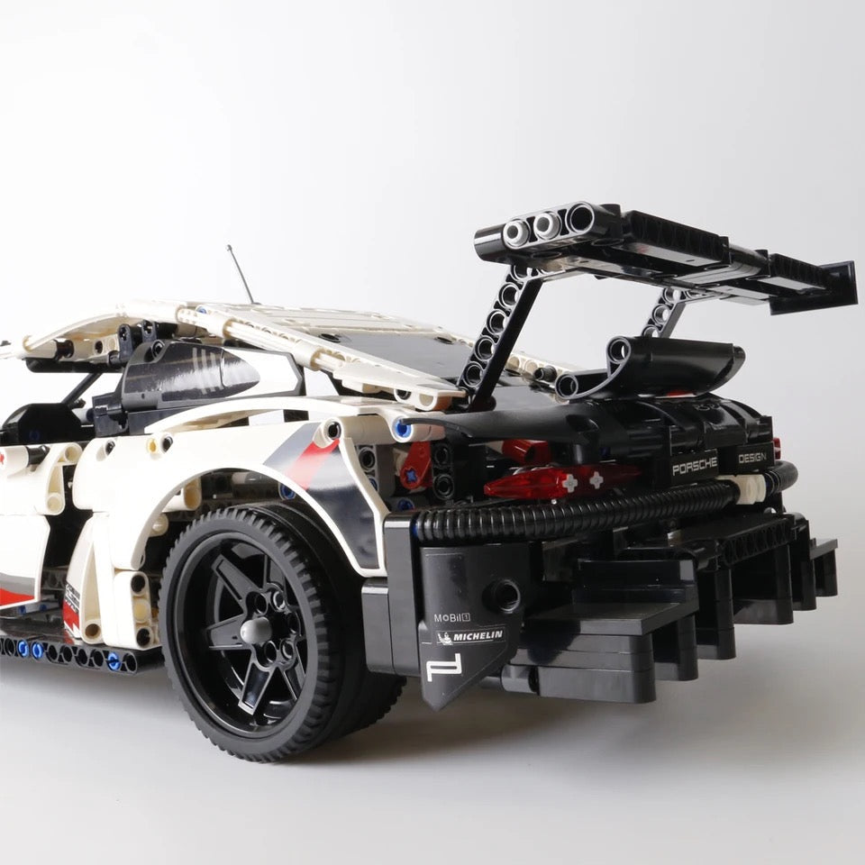 A Porsche 911 RSR بورش ل ي ج و