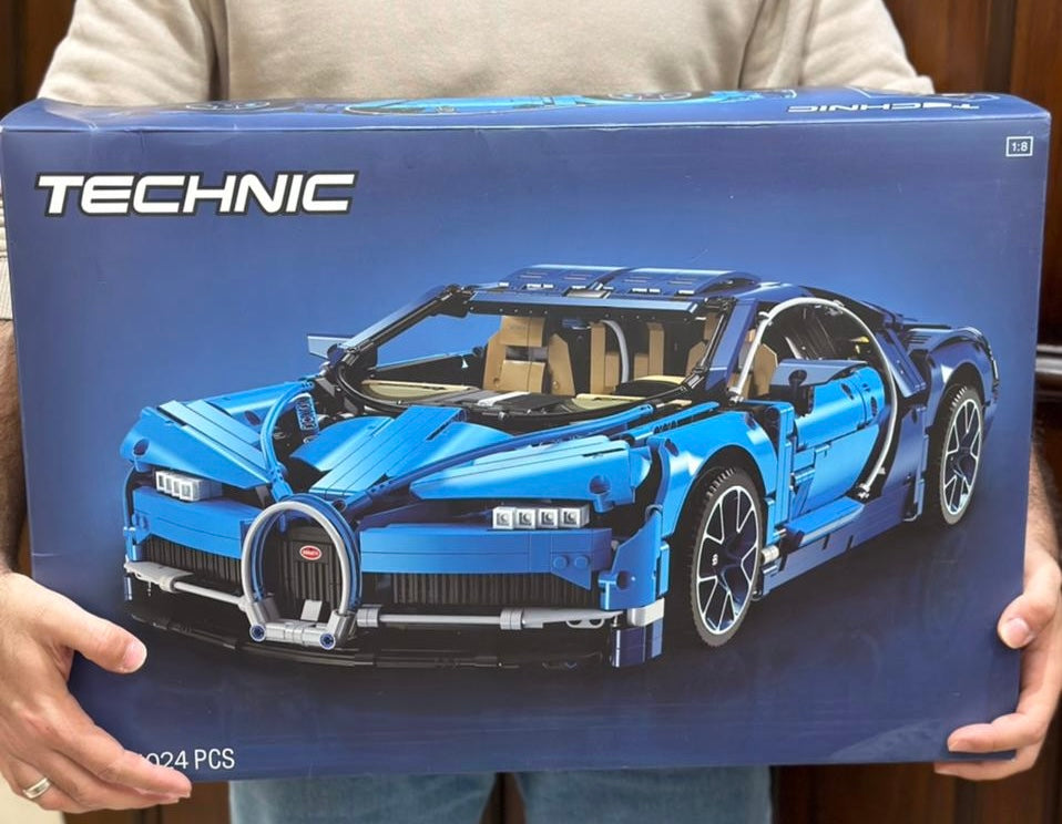 A Bugatti chiron ل ي ج و