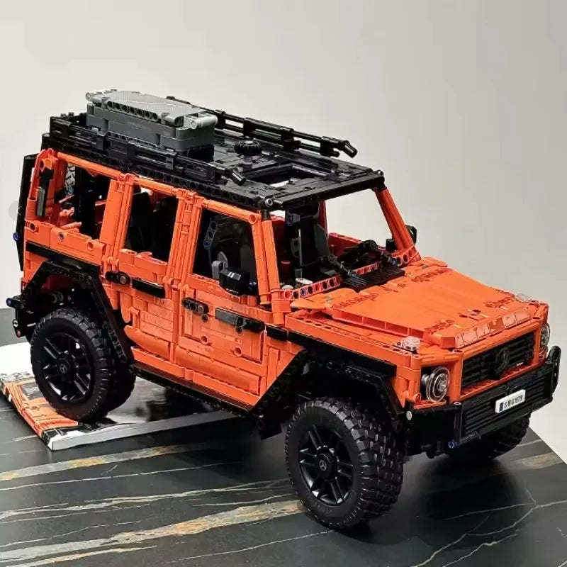 A . Technical G 500 Professional Line Building Blocks Set Classic Off-Road Car 42177 Model 2891 Pieces