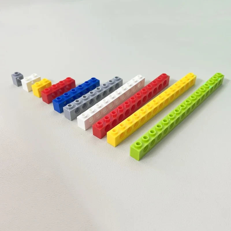 Bricks liftarm with studs