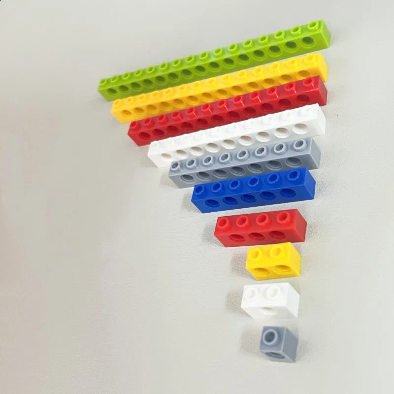 Bricks liftarm with studs